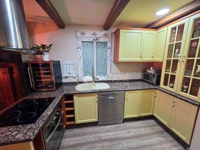 Chalet de 3 habitaciones en Aspe en venta con piscina garaje - 339.900 € (Ref: 9499772)