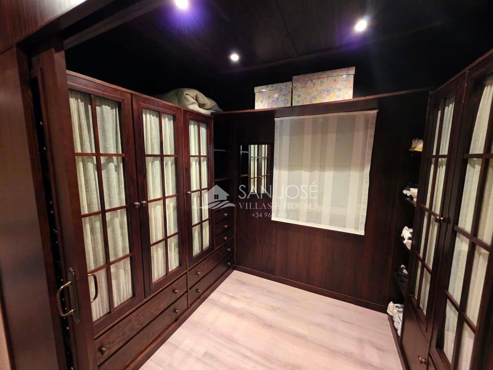 Chalet de 3 habitaciones en Aspe en venta con piscina garaje - 339.900 € (Ref: 9499772)