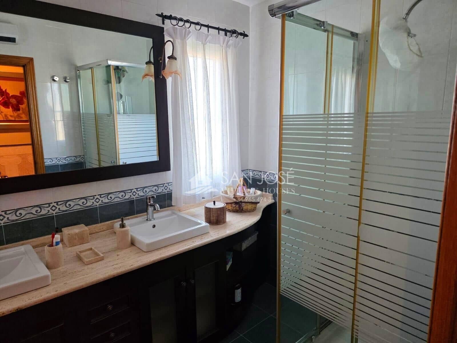 Chalet de 3 habitaciones en Aspe en venta con piscina garaje - 339.900 € (Ref: 9499772)