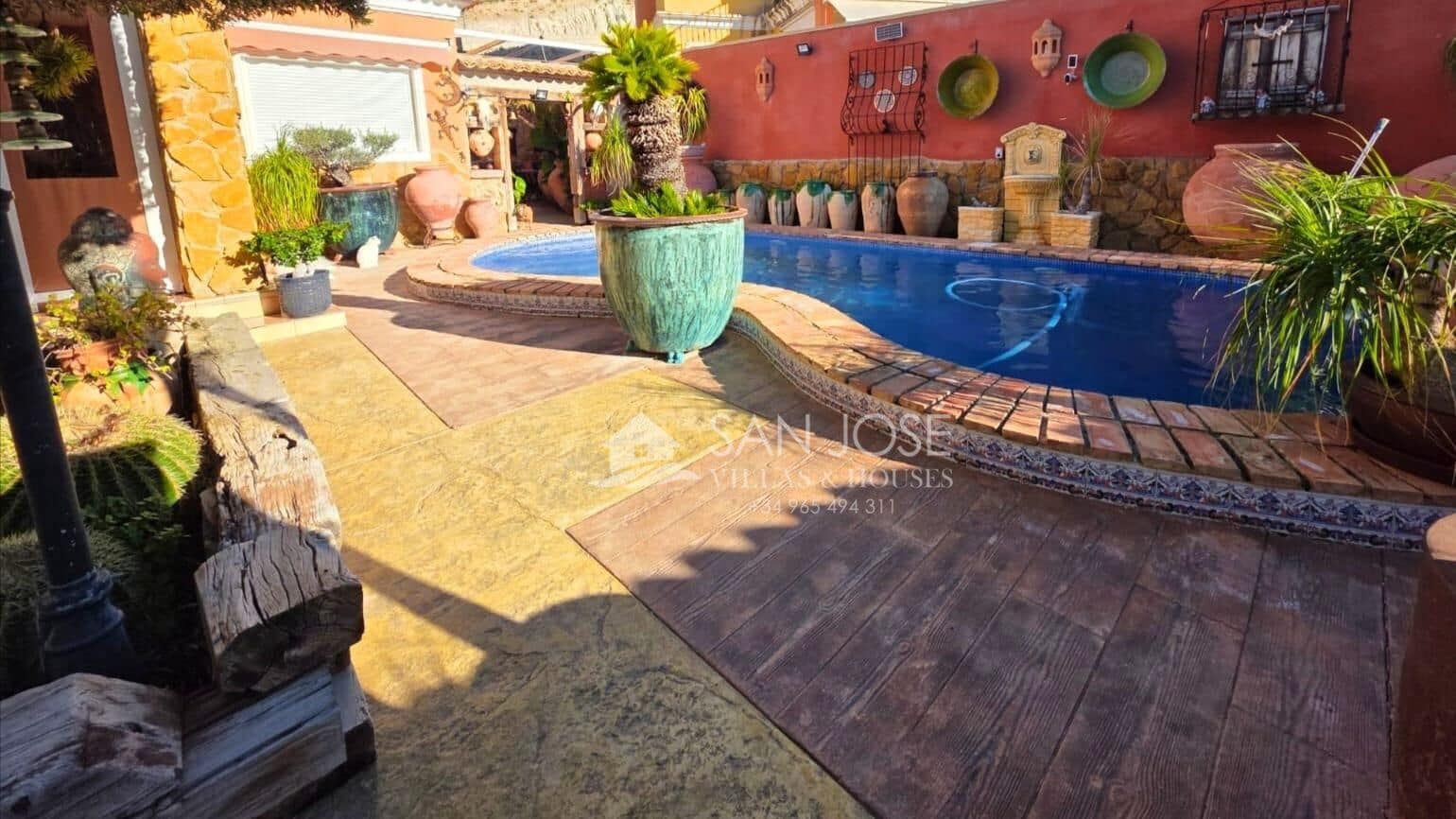 Chalet de 3 habitaciones en Aspe en venta con piscina garaje - 339.900 € (Ref: 9499772)