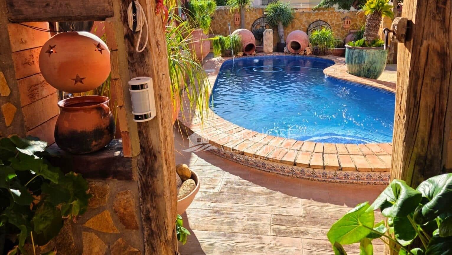 Chalet de 3 habitaciones en Aspe en venta con piscina garaje - 339.900 € (Ref: 9499772)