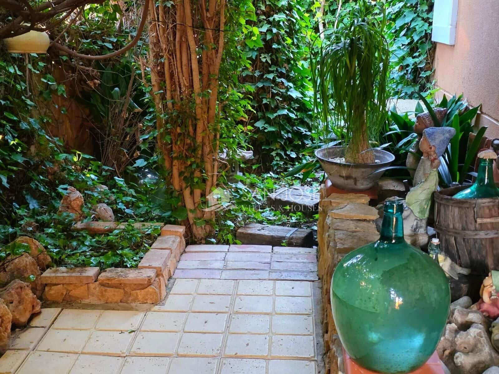 Chalet de 3 habitaciones en Aspe en venta con piscina garaje - 339.900 € (Ref: 9499772)