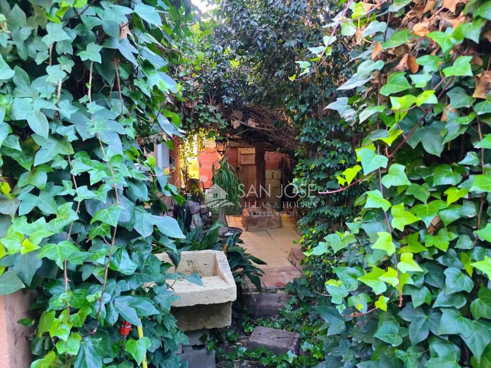 Chalet de 3 habitaciones en Aspe en venta con piscina garaje - 339.900 € (Ref: 9499772)