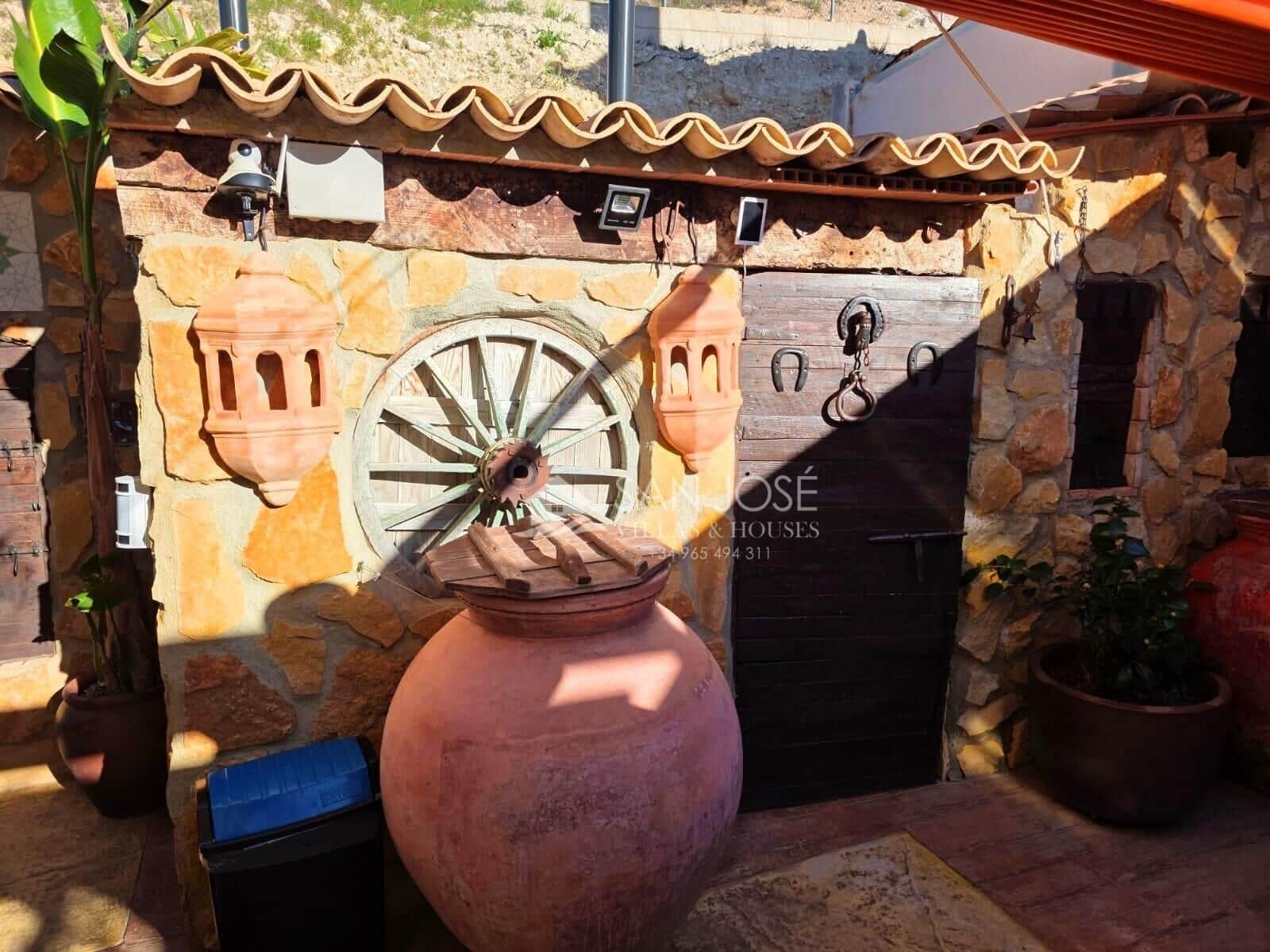 Chalet de 3 habitaciones en Aspe en venta con piscina garaje - 339.900 € (Ref: 9499772)