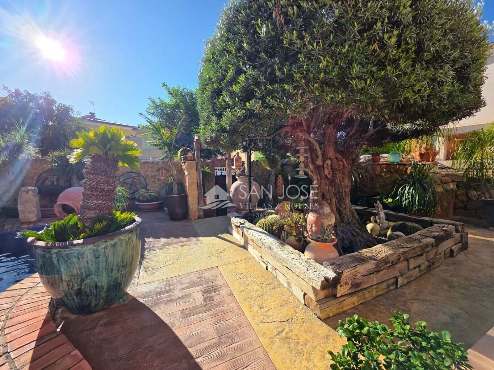 Chalet de 3 habitaciones en Aspe en venta con piscina garaje - 339.900 € (Ref: 9499772)