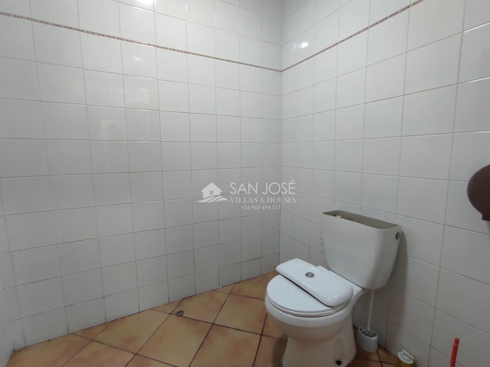 Kommersiell att hyra i Novelda - 550 € (Ref: 9509216)