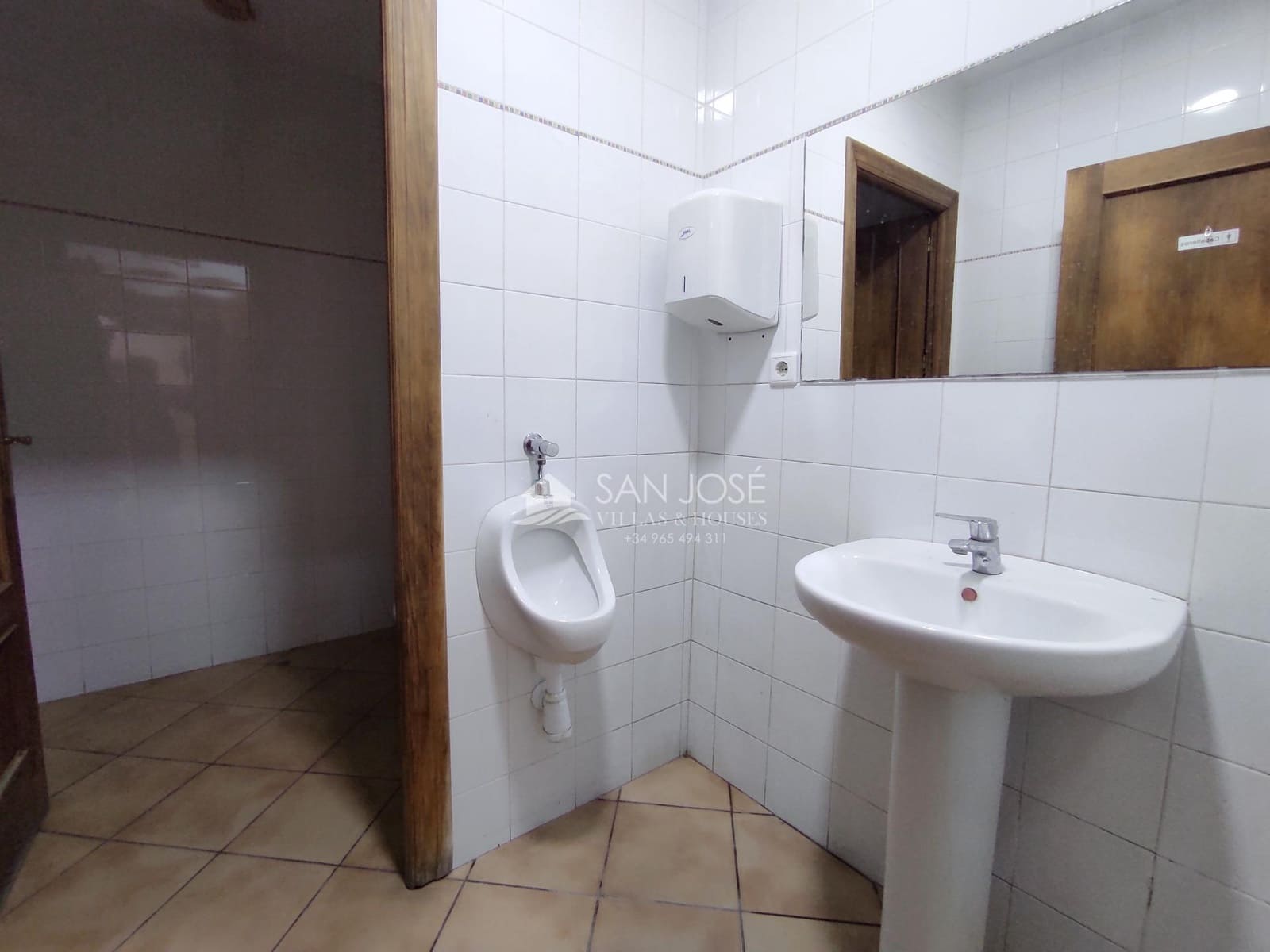 Kommersiell att hyra i Novelda - 550 € (Ref: 9509216)