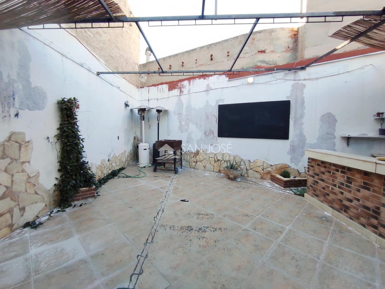 Kommersiell att hyra i Novelda - 550 € (Ref: 9509216)