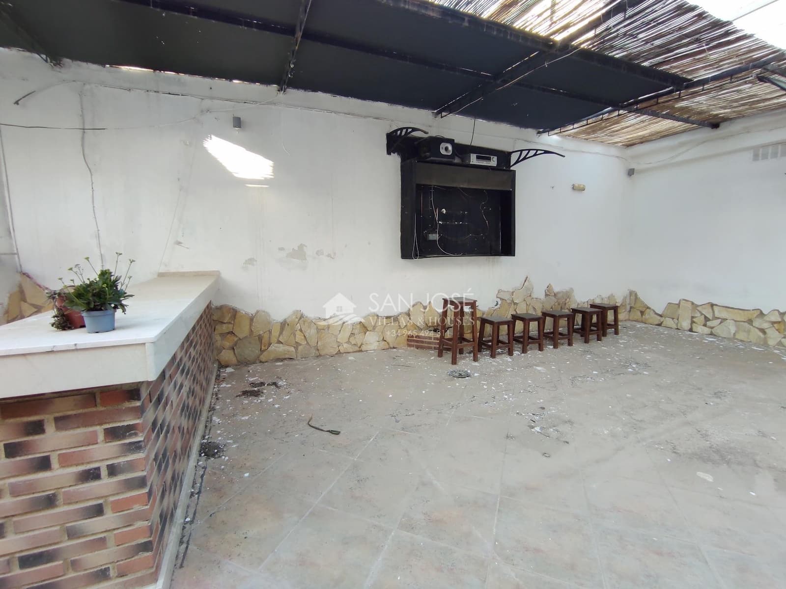 Kommersiell att hyra i Novelda - 550 € (Ref: 9509216)