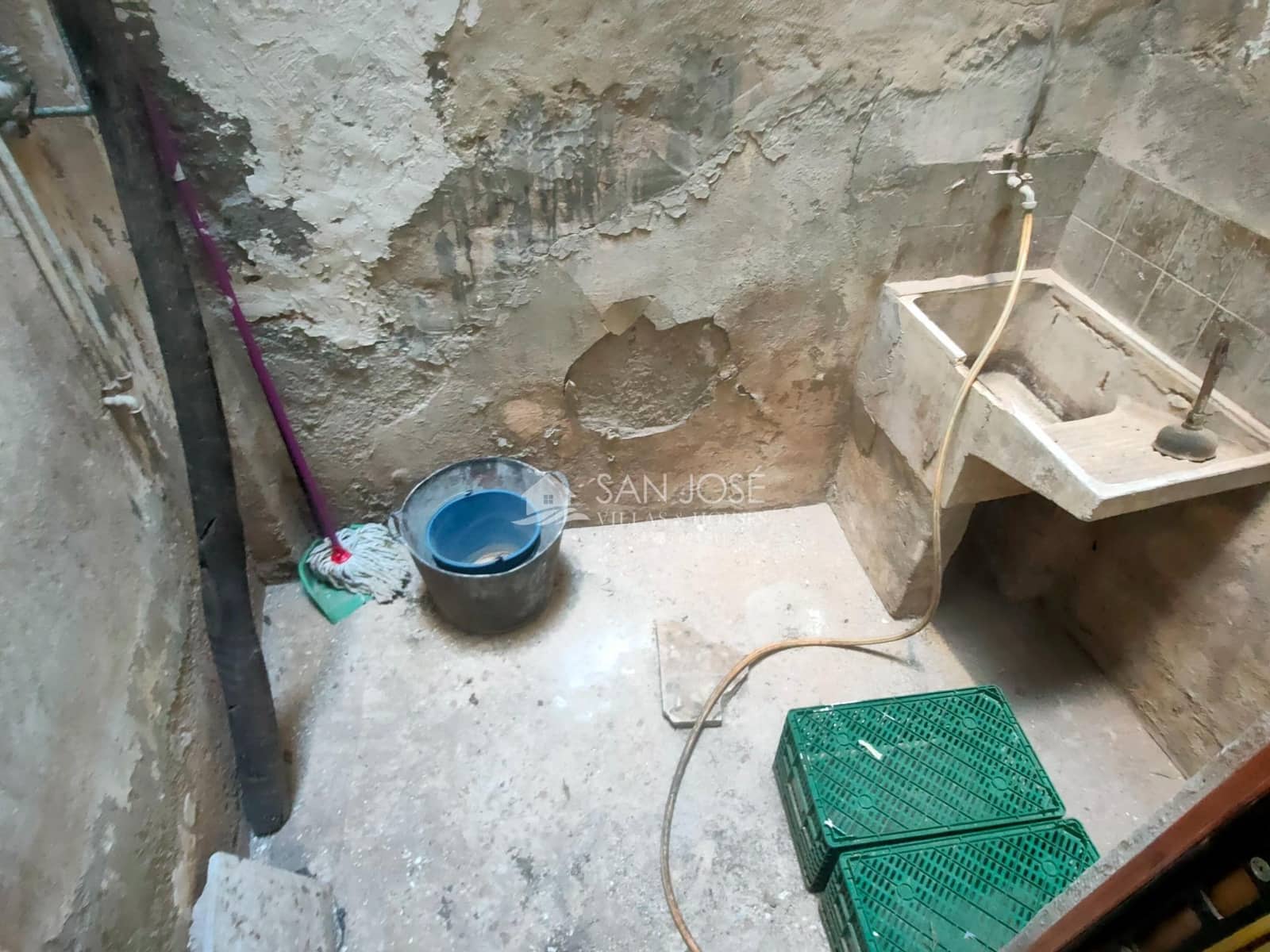 Kommersiell til salgs i Aspe - € 55 000 (Ref: 9533958)