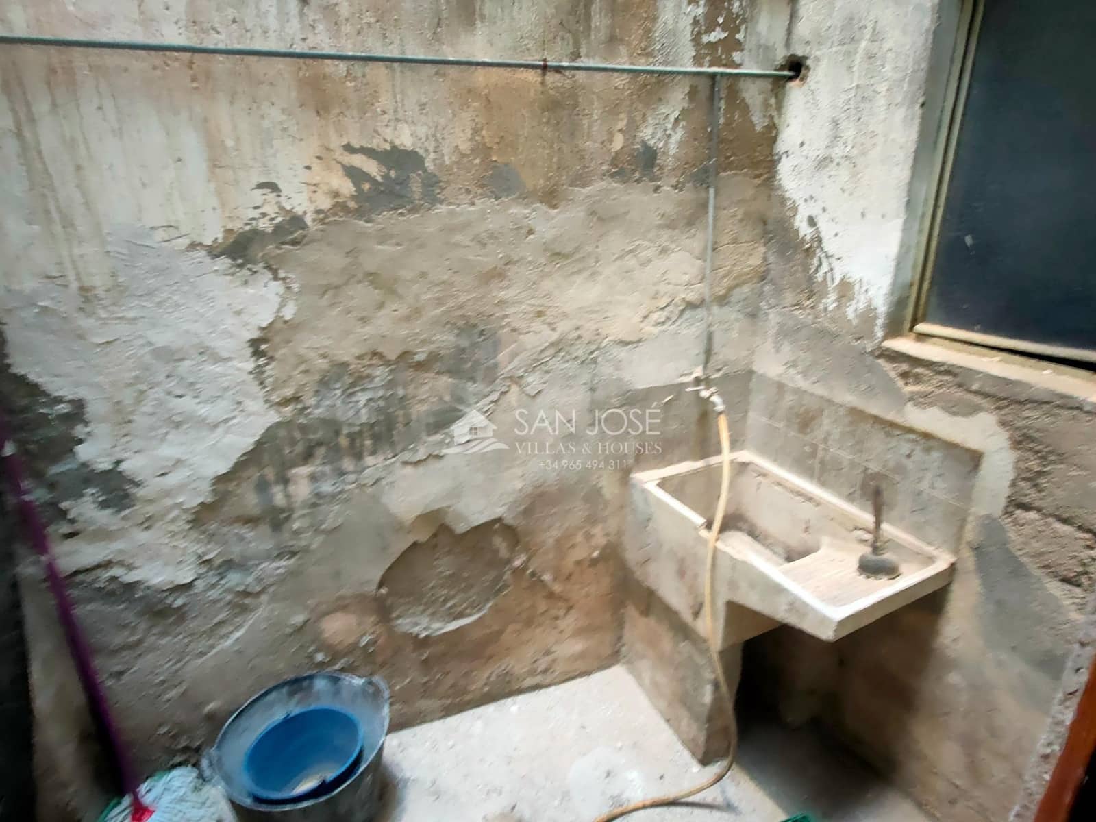 Kommersiell til salgs i Aspe - € 55 000 (Ref: 9533958)