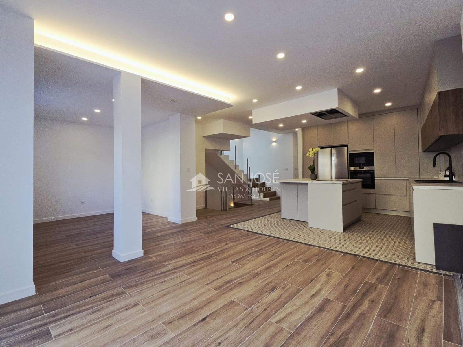 4 Zimmer Haus zu verkaufen in Aspe mit Garage - 465.000 € (Ref: 9533961)