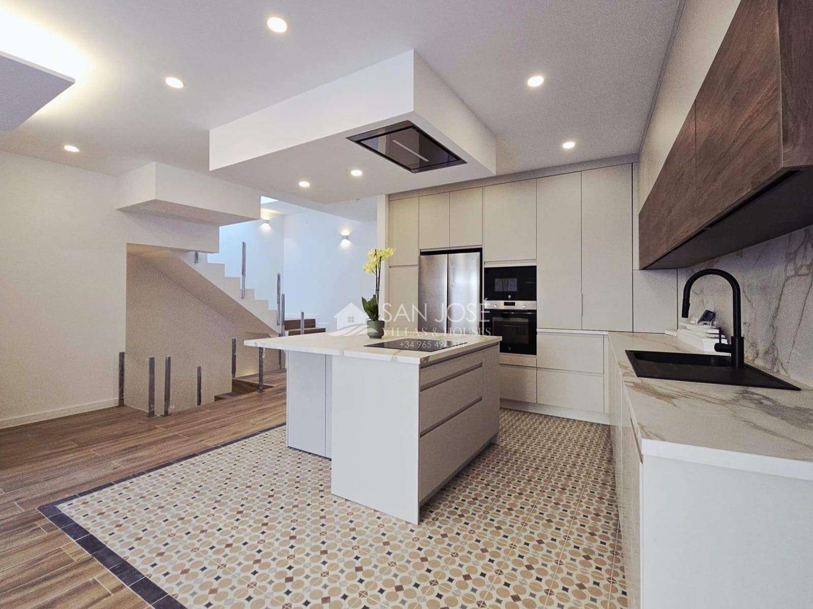 4 Zimmer Haus zu verkaufen in Aspe mit Garage - 465.000 € (Ref: 9533961)