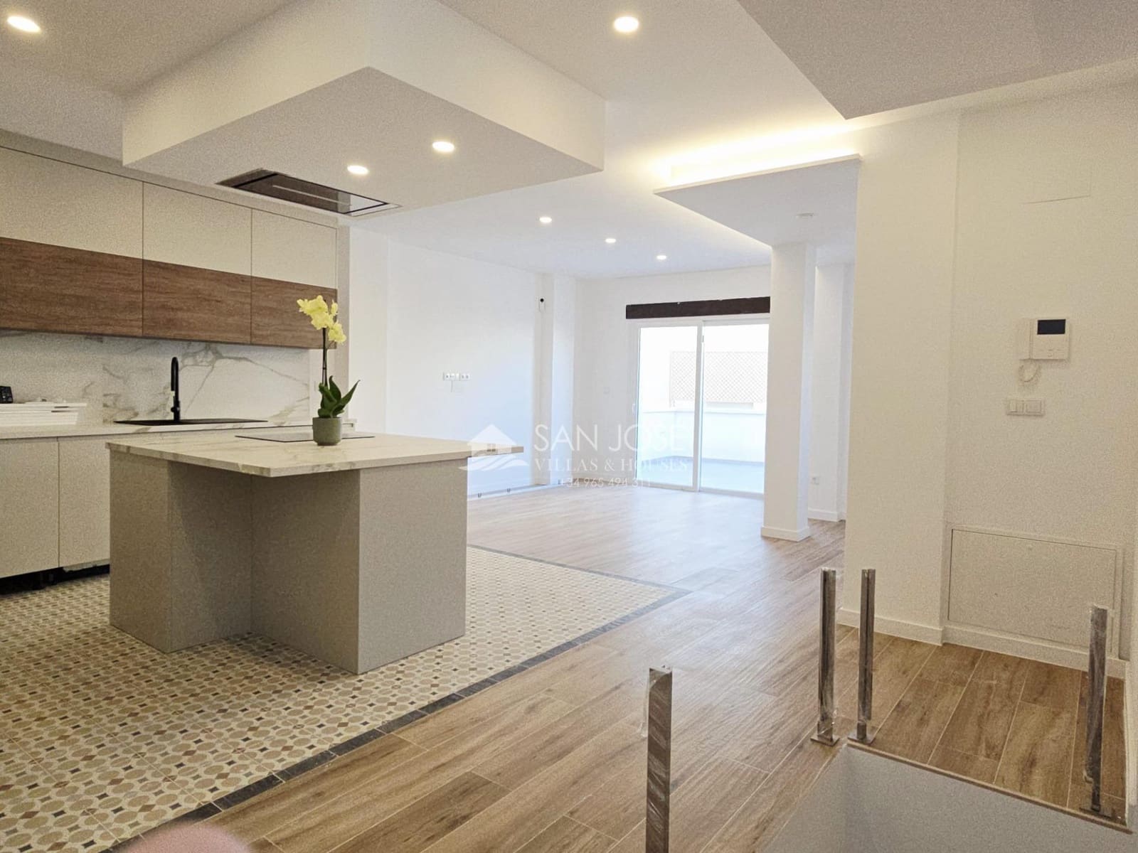 4 Zimmer Haus zu verkaufen in Aspe mit Garage - 465.000 € (Ref: 9533961)