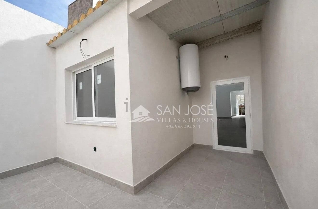 Chalet de 3 habitaciones en Pinoso en venta - 135.000 € (Ref: 9558666)