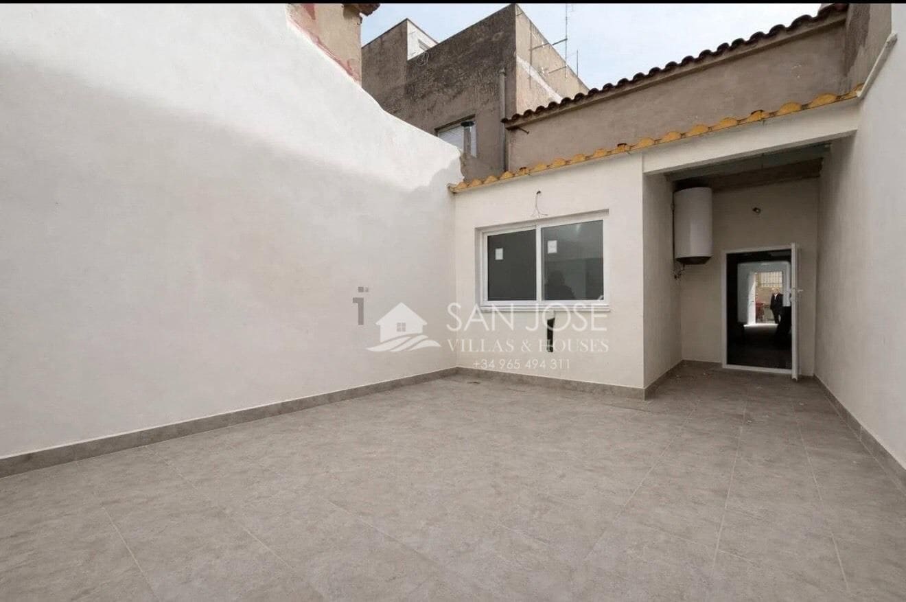 Chalet de 3 habitaciones en Pinoso en venta - 135.000 € (Ref: 9558666)