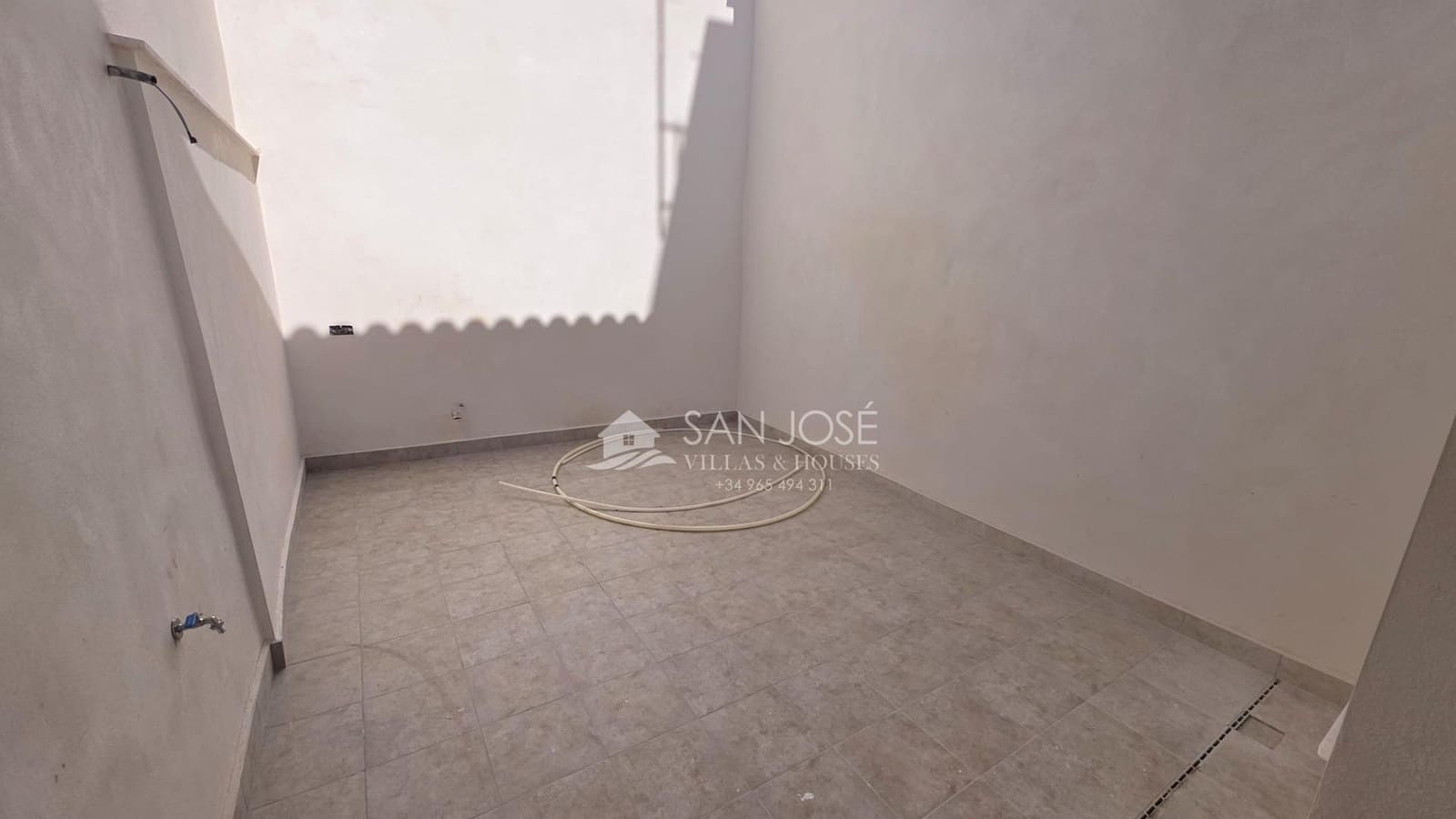 Chalet de 3 habitaciones en Pinoso en venta - 135.000 € (Ref: 9558666)