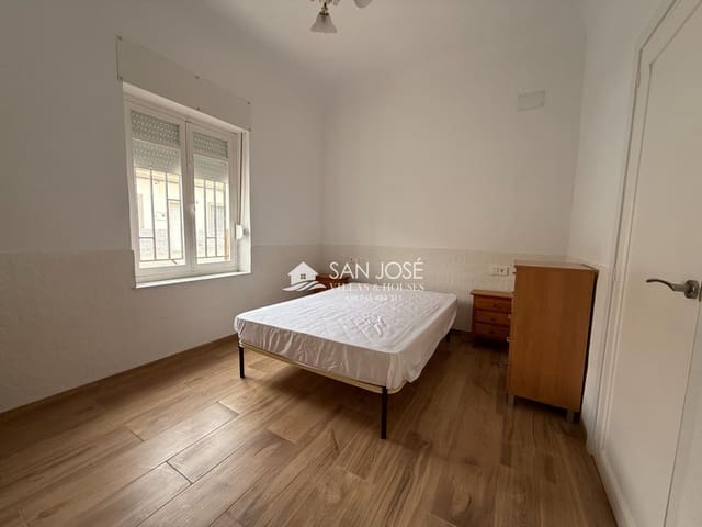 Appartement de 3 chambres à louer à Novelda - 600 € (Ref: 9565427)