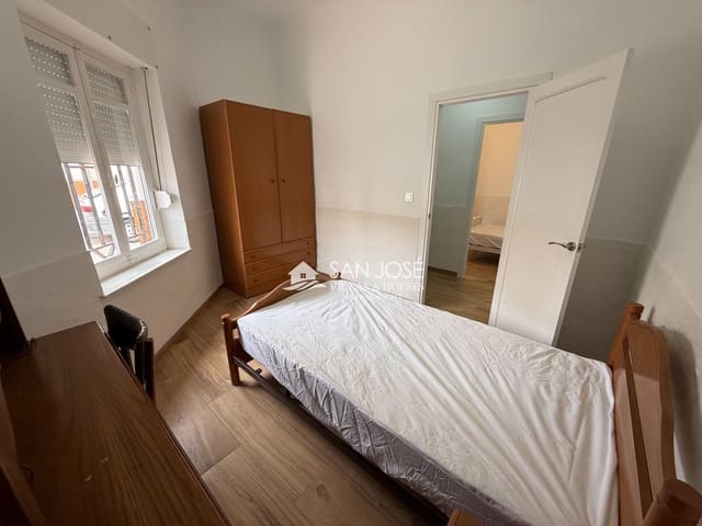 Appartement de 3 chambres à louer à Novelda - 600 € (Ref: 9565427)