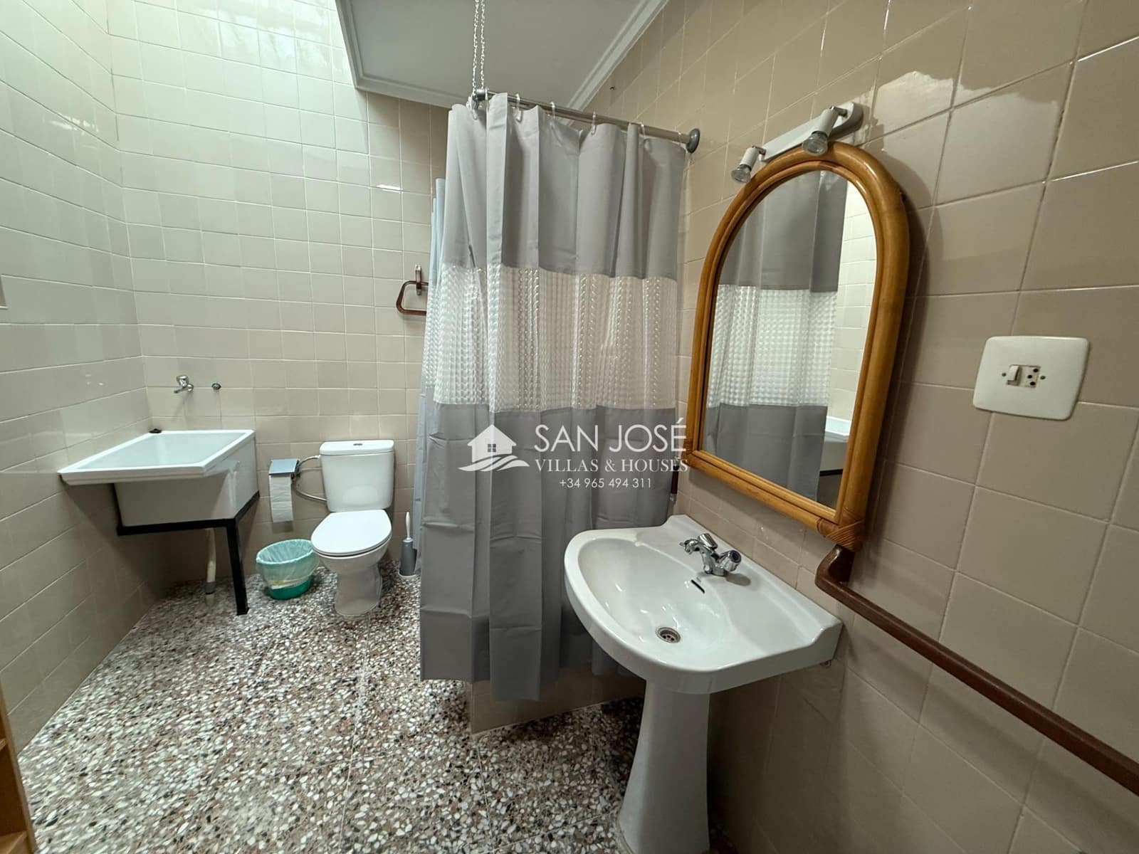 Appartement de 3 chambres à louer à Novelda - 600 € (Ref: 9565427)