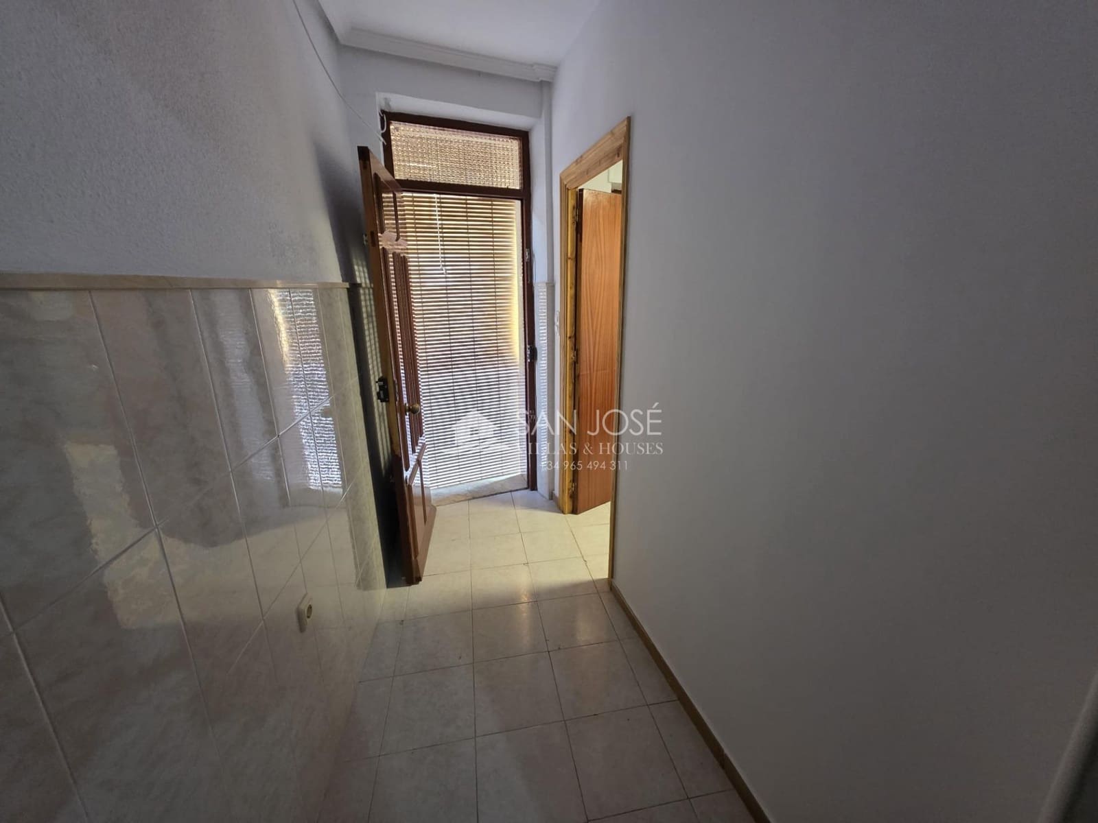 4 bedroom Townhouse for sale in Aspe - € 76,000 (Ref: 9578950)