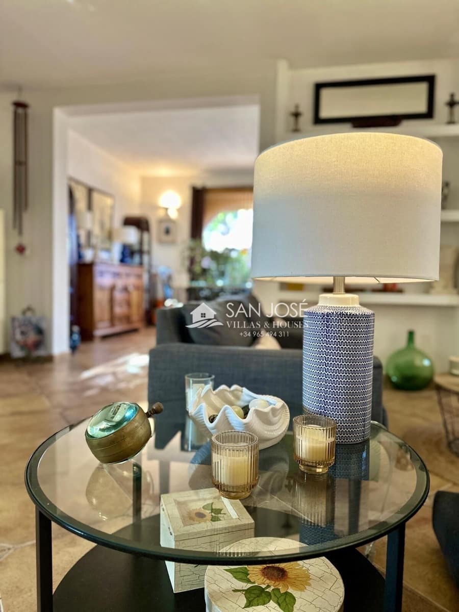 5 bedroom Villa for sale in Aspe with pool - € 374,000 (Ref: 9601168)