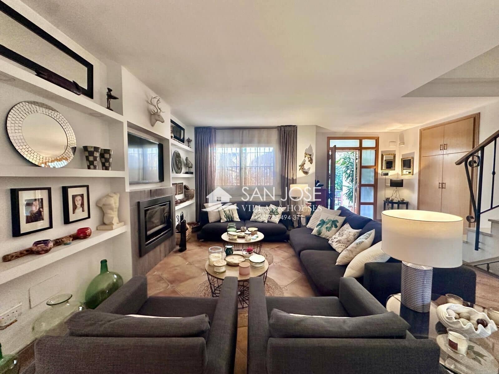 5 bedroom Villa for sale in Aspe with pool - € 374,000 (Ref: 9601168)