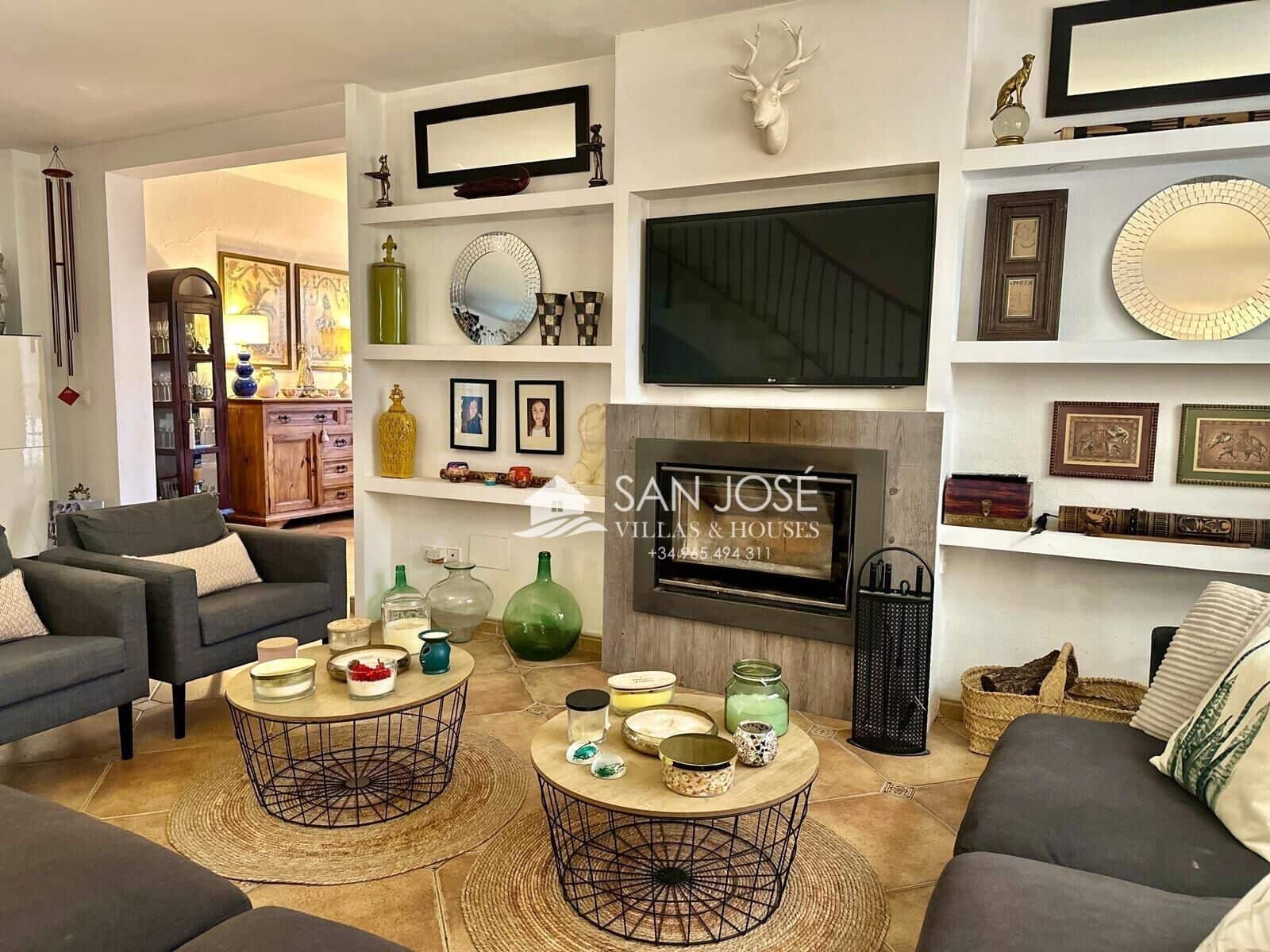 5 bedroom Villa for sale in Aspe with pool - € 374,000 (Ref: 9601168)