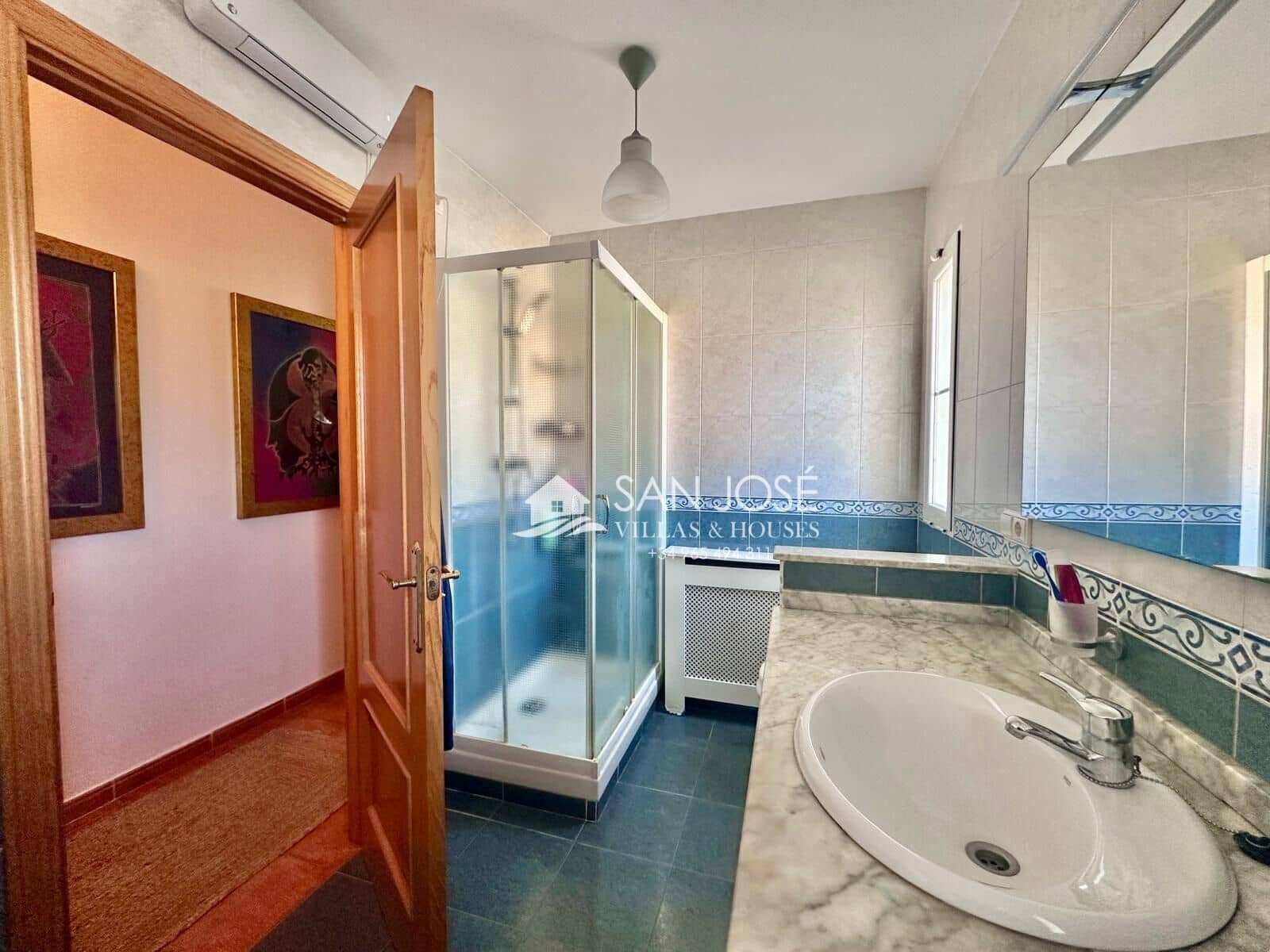 5 bedroom Villa for sale in Aspe with pool - € 374,000 (Ref: 9601168)