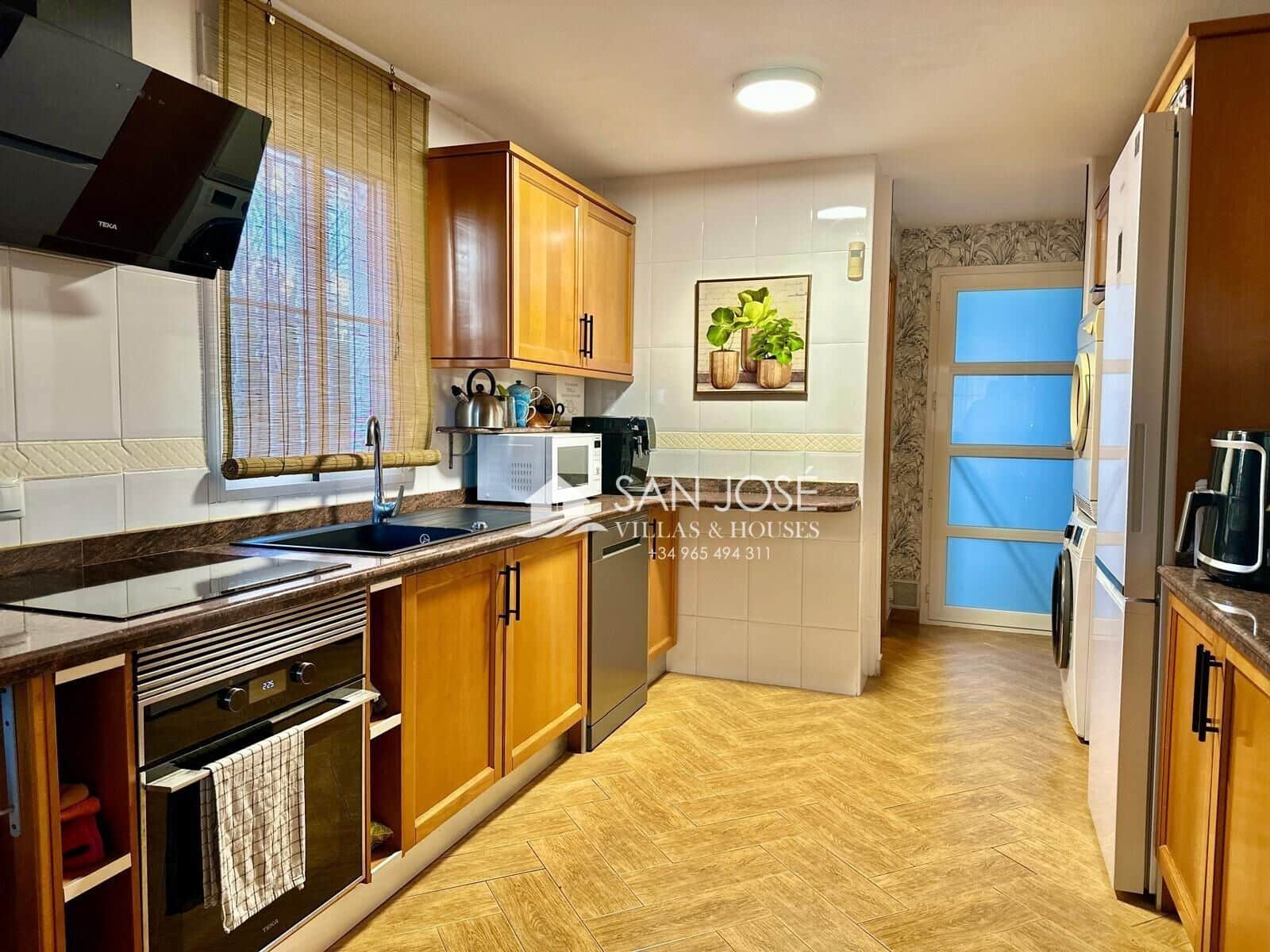 5 bedroom Villa for sale in Aspe with pool - € 374,000 (Ref: 9601168)