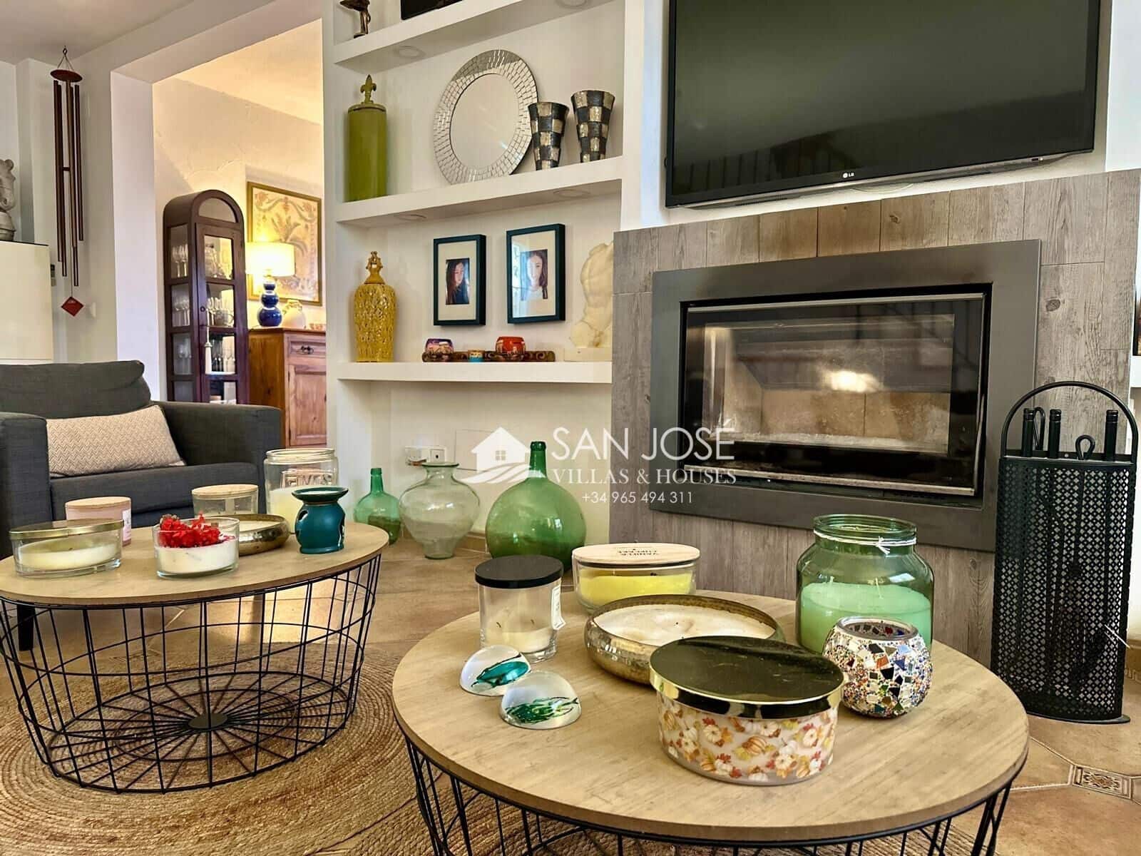 5 bedroom Villa for sale in Aspe with pool - € 374,000 (Ref: 9601168)