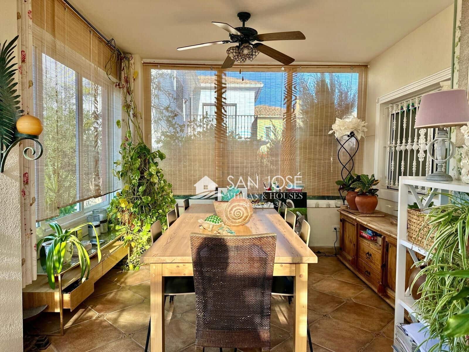 5 bedroom Villa for sale in Aspe with pool - € 374,000 (Ref: 9601168)