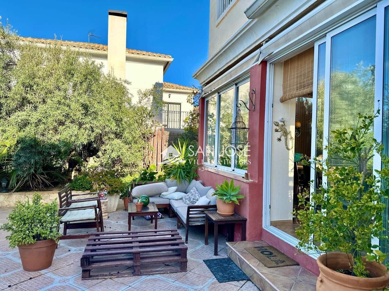 5 bedroom Villa for sale in Aspe with pool - € 374,000 (Ref: 9601168)