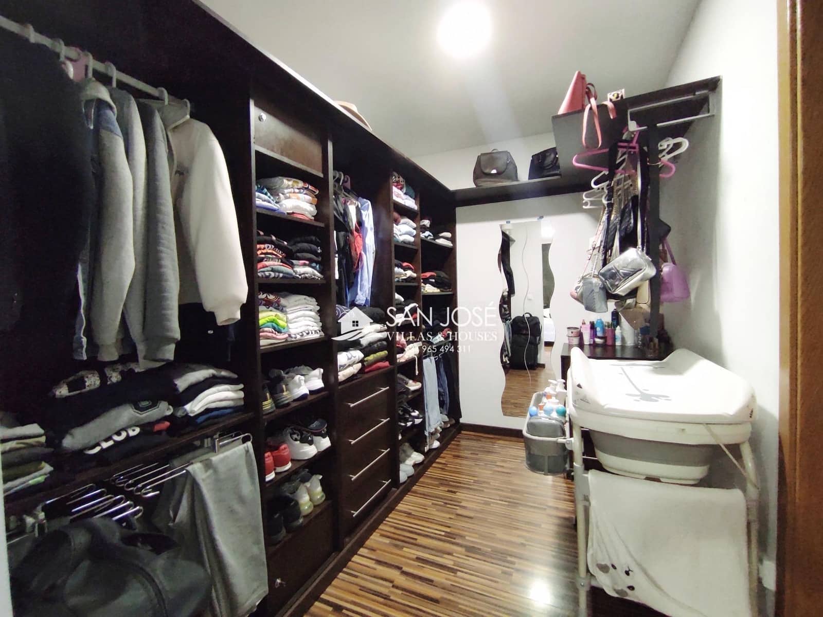 5 bedroom Bungalow for sale in Monforte del Cid with garage - € 245,120 (Ref: 9608257)