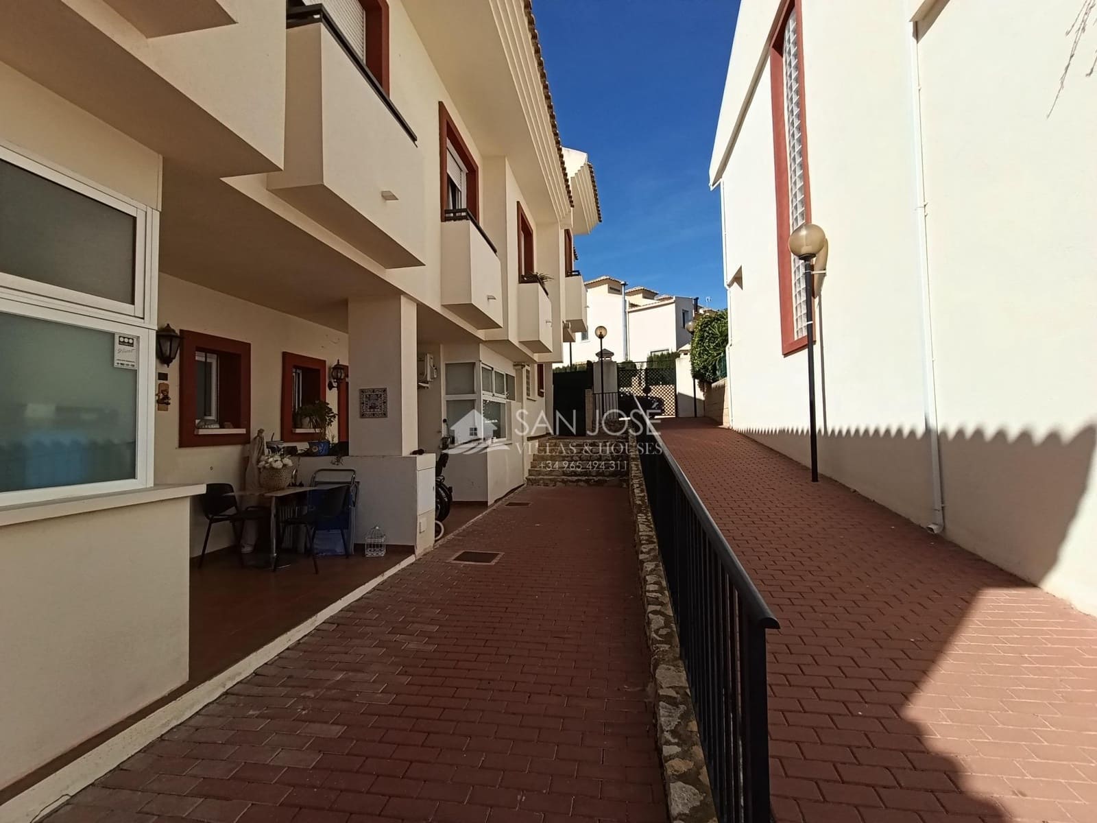 4 makuuhuone Bungalow myytävänä paikassa Monforte del Cid mukana uima-altaan - 320 000 € (Ref: 9625914)