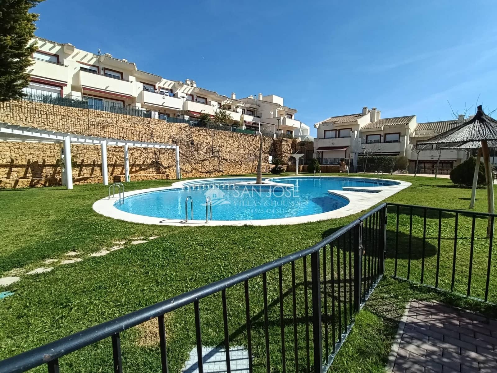 4 makuuhuone Bungalow myytävänä paikassa Monforte del Cid mukana uima-altaan - 320 000 € (Ref: 9625914)