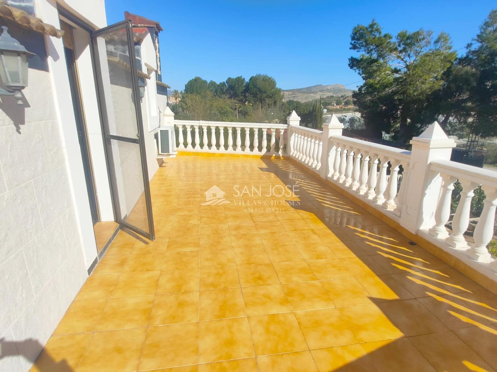 6 slaapkamer Villa te koop in Hondon de las Nieves met zwembad - € 395.000 (Ref: 9645256)