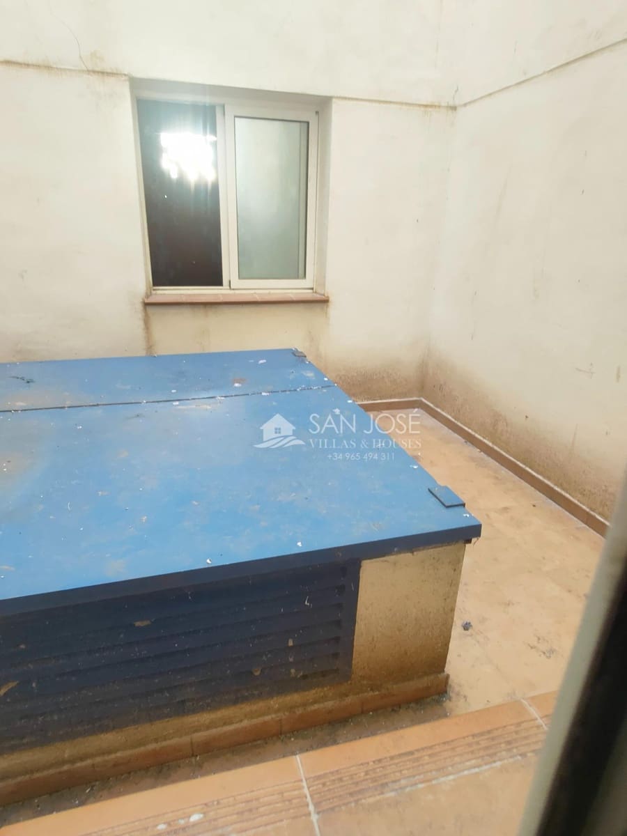 Kaupallinen myytävänä paikassa Aspe - 195 000 € (Ref: 9645257)