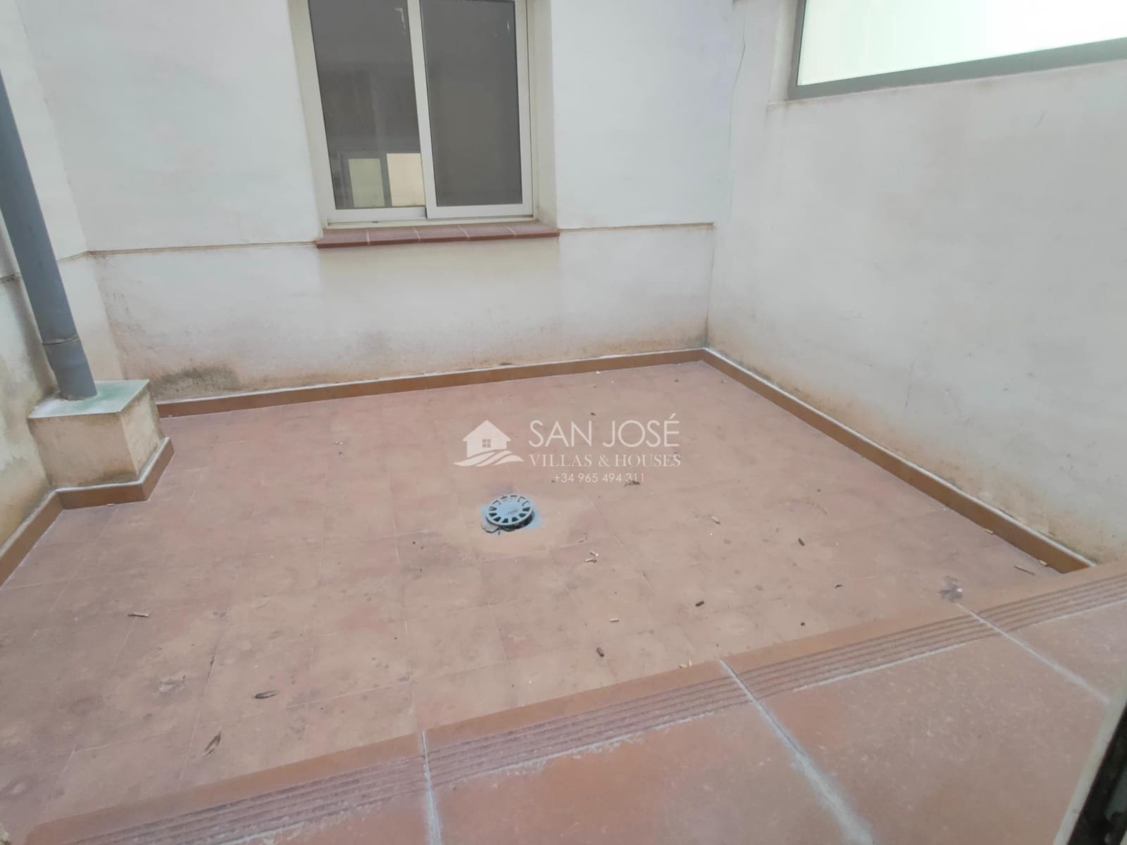 Kaupallinen myytävänä paikassa Aspe - 195 000 € (Ref: 9645257)