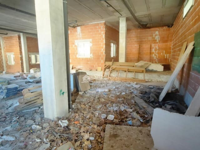 Kaupallinen myytävänä paikassa Aspe - 195 000 € (Ref: 9645257)