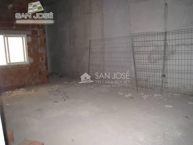 Kaupallinen myytävänä paikassa Aspe - 195 000 € (Ref: 9645257)