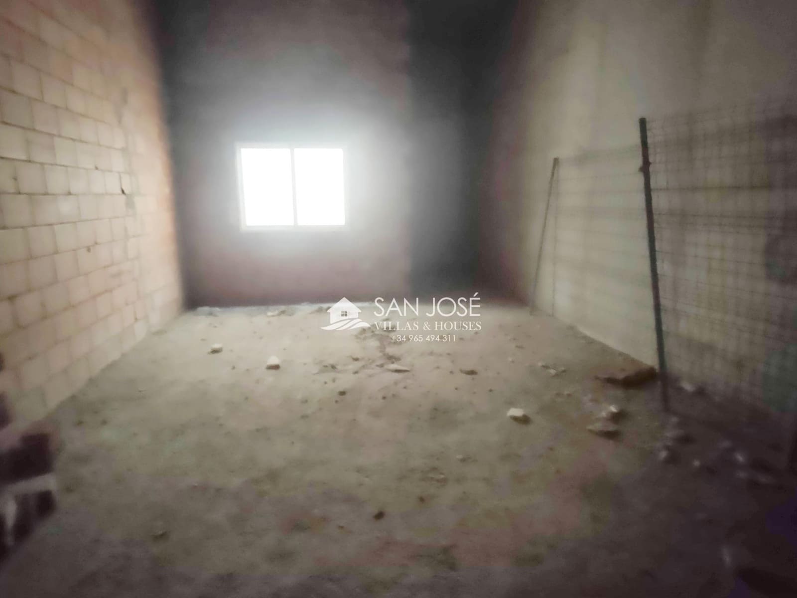 Kaupallinen myytävänä paikassa Aspe - 195 000 € (Ref: 9645257)