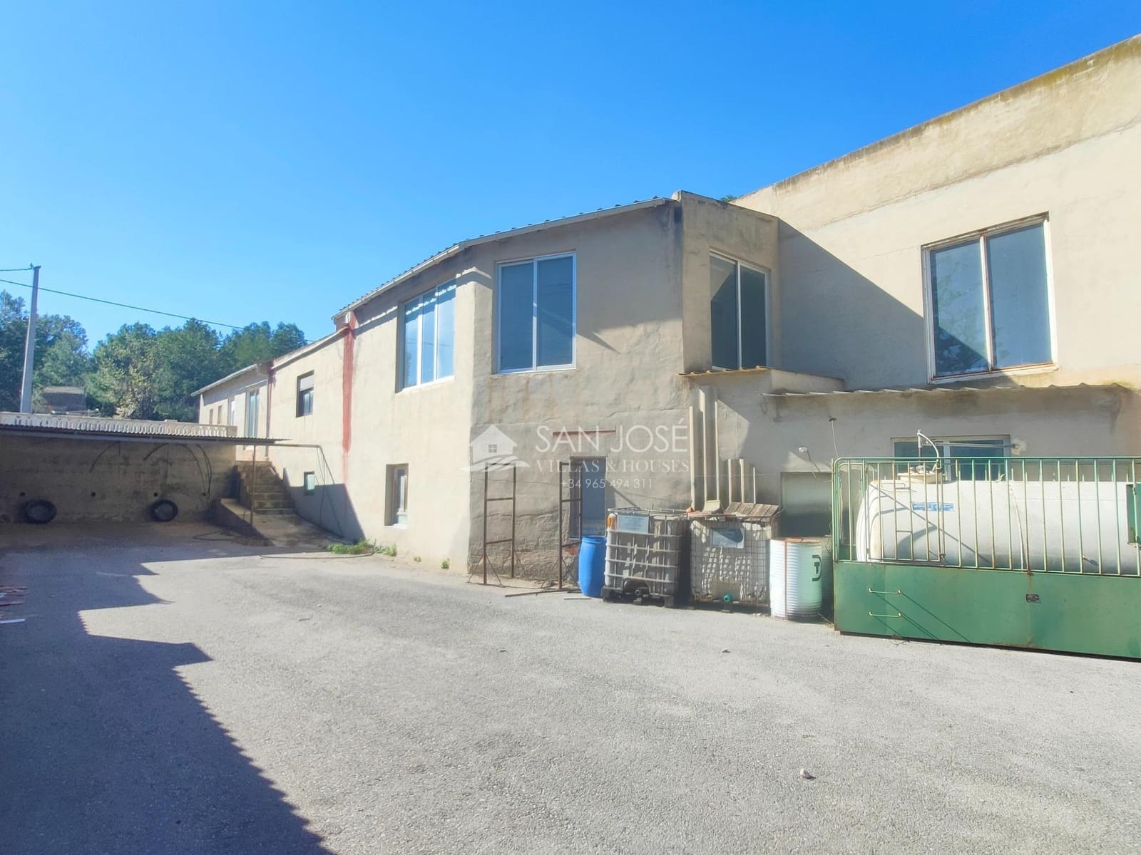 Chalet de 3 habitaciones en Aspe en venta con piscina - 310.890 € (Ref: 9645258)