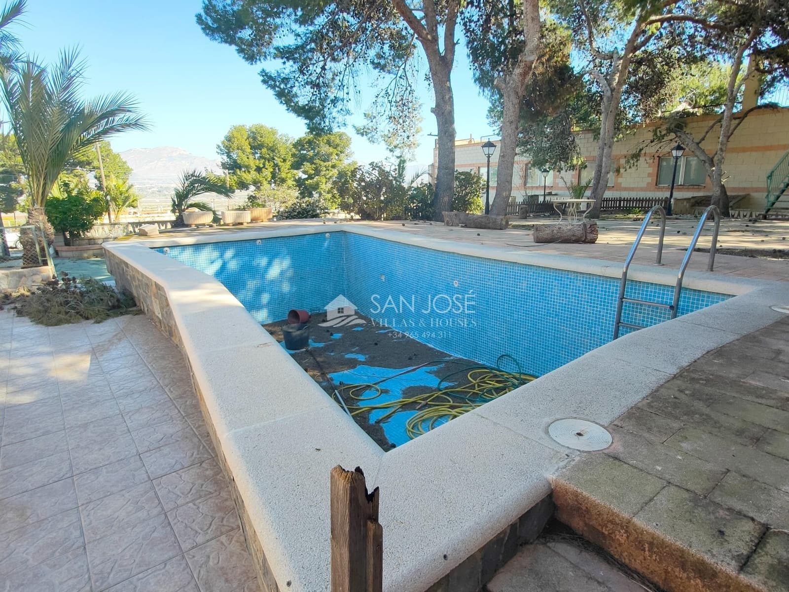Chalet de 3 habitaciones en Aspe en venta con piscina - 310.890 € (Ref: 9645258)
