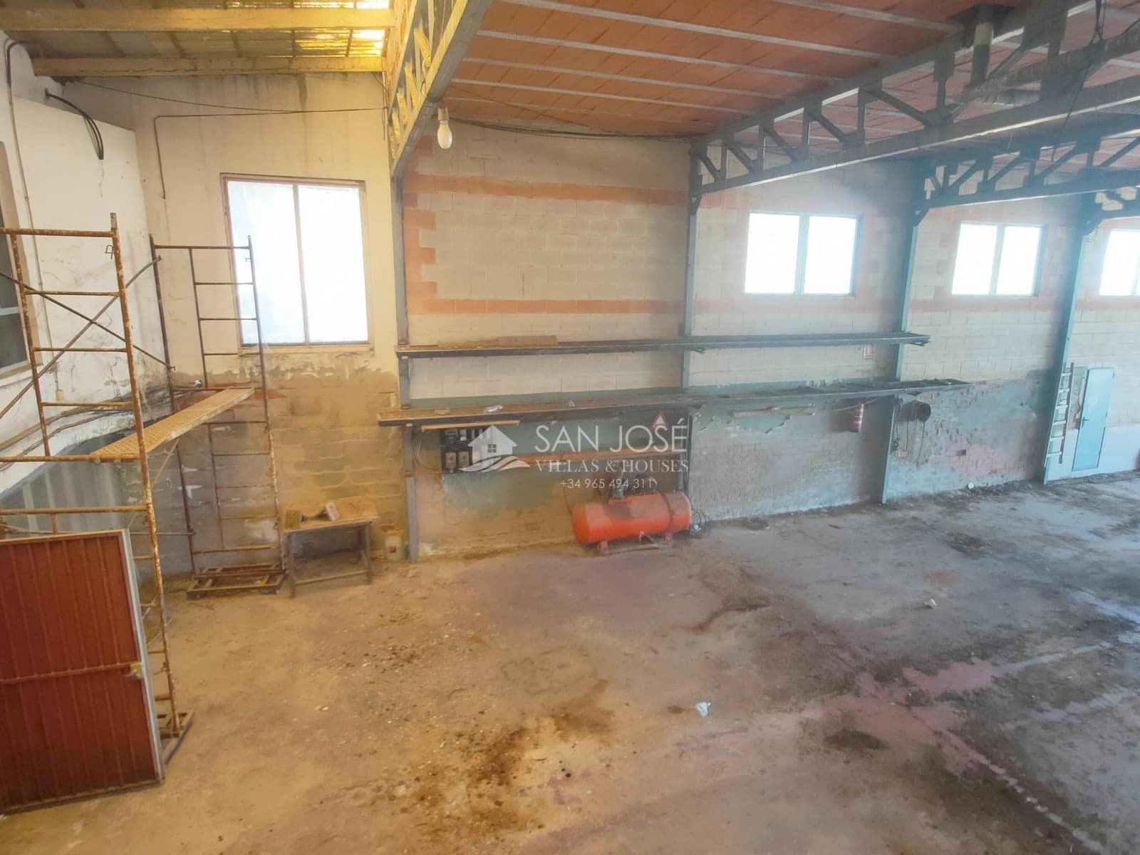 Chalet de 3 habitaciones en Aspe en venta con piscina - 310.890 € (Ref: 9645258)