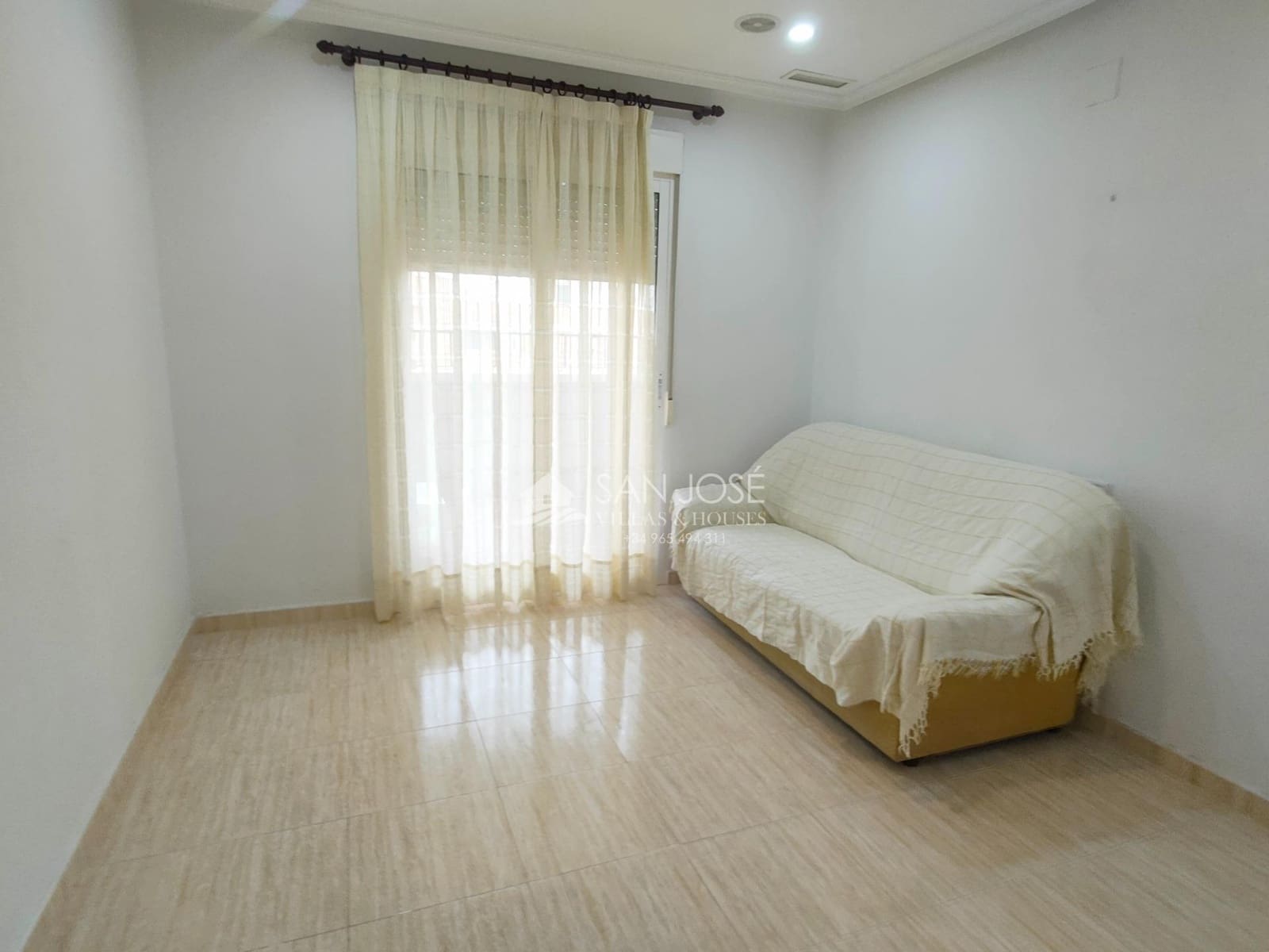 3 makuuhuone Asunto myytävänä paikassa Aspe mukana 
autotalli - 165 000 € (Ref: 9659616)