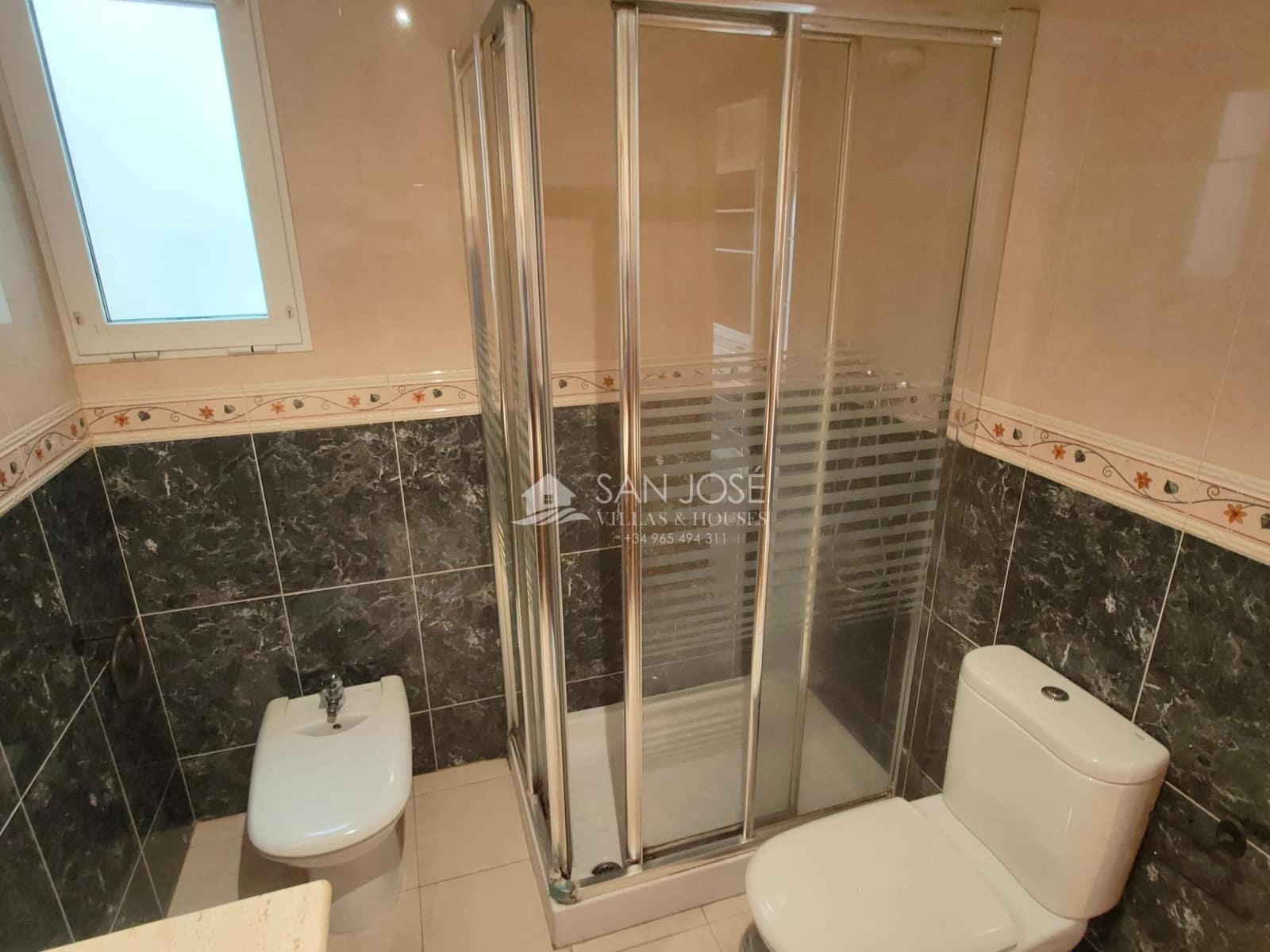 3 makuuhuone Asunto myytävänä paikassa Aspe mukana 
autotalli - 165 000 € (Ref: 9659616)