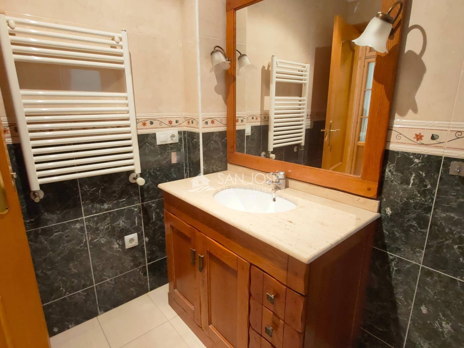 3 makuuhuone Asunto myytävänä paikassa Aspe mukana 
autotalli - 165 000 € (Ref: 9659616)