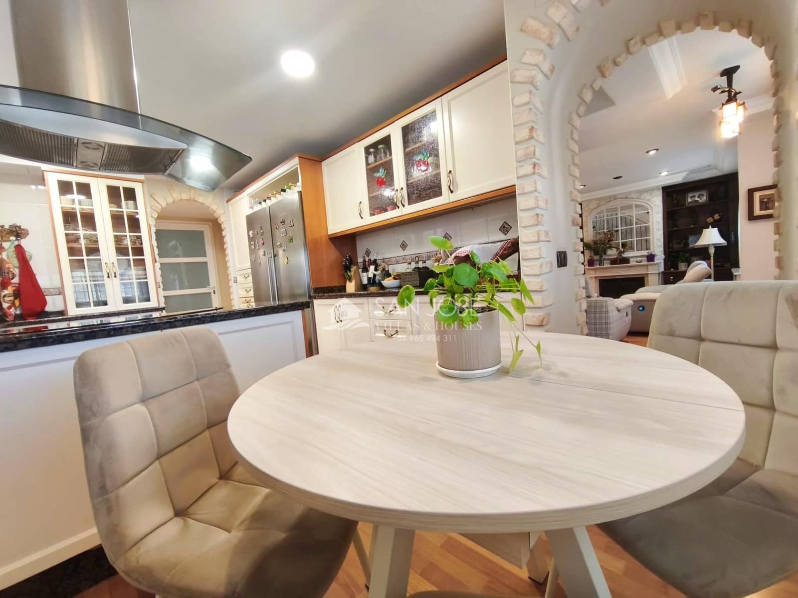 3 bedroom Villa for sale in Aspe with pool garage - € 380,000 (Ref: 9691139)