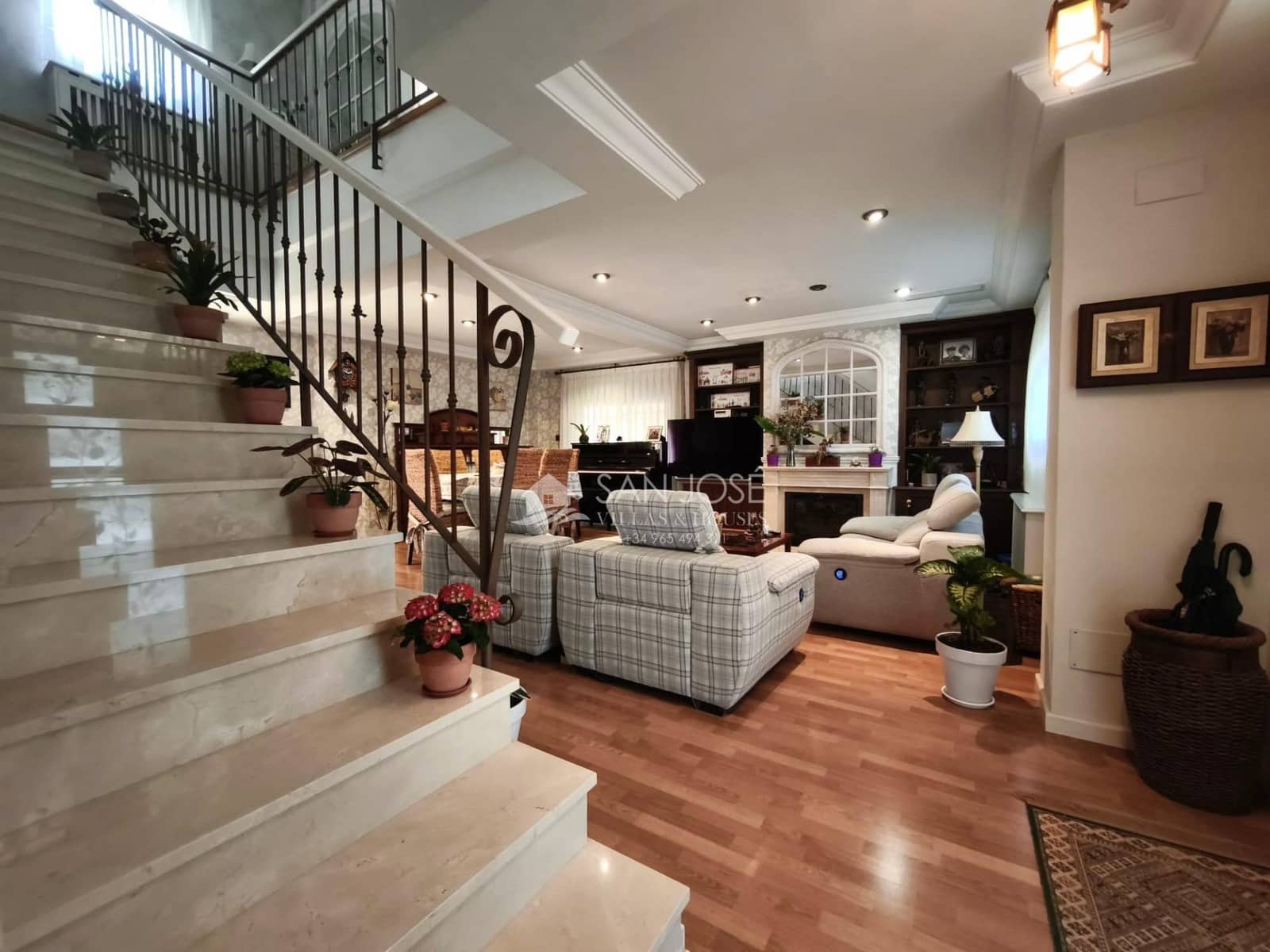 3 bedroom Villa for sale in Aspe with pool garage - € 380,000 (Ref: 9691139)